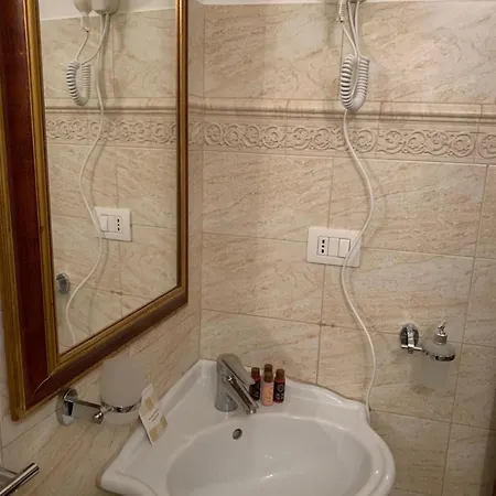 Ares Charme Bed & Breakfast Syracuse