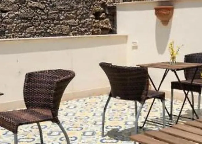 Ares Charme Bed and Breakfast 3*
