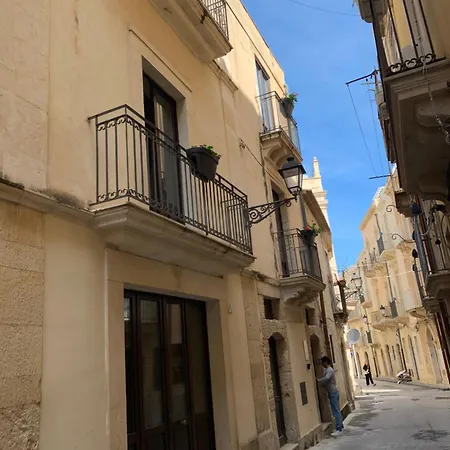 Ares Charme Bed & Breakfast 3*